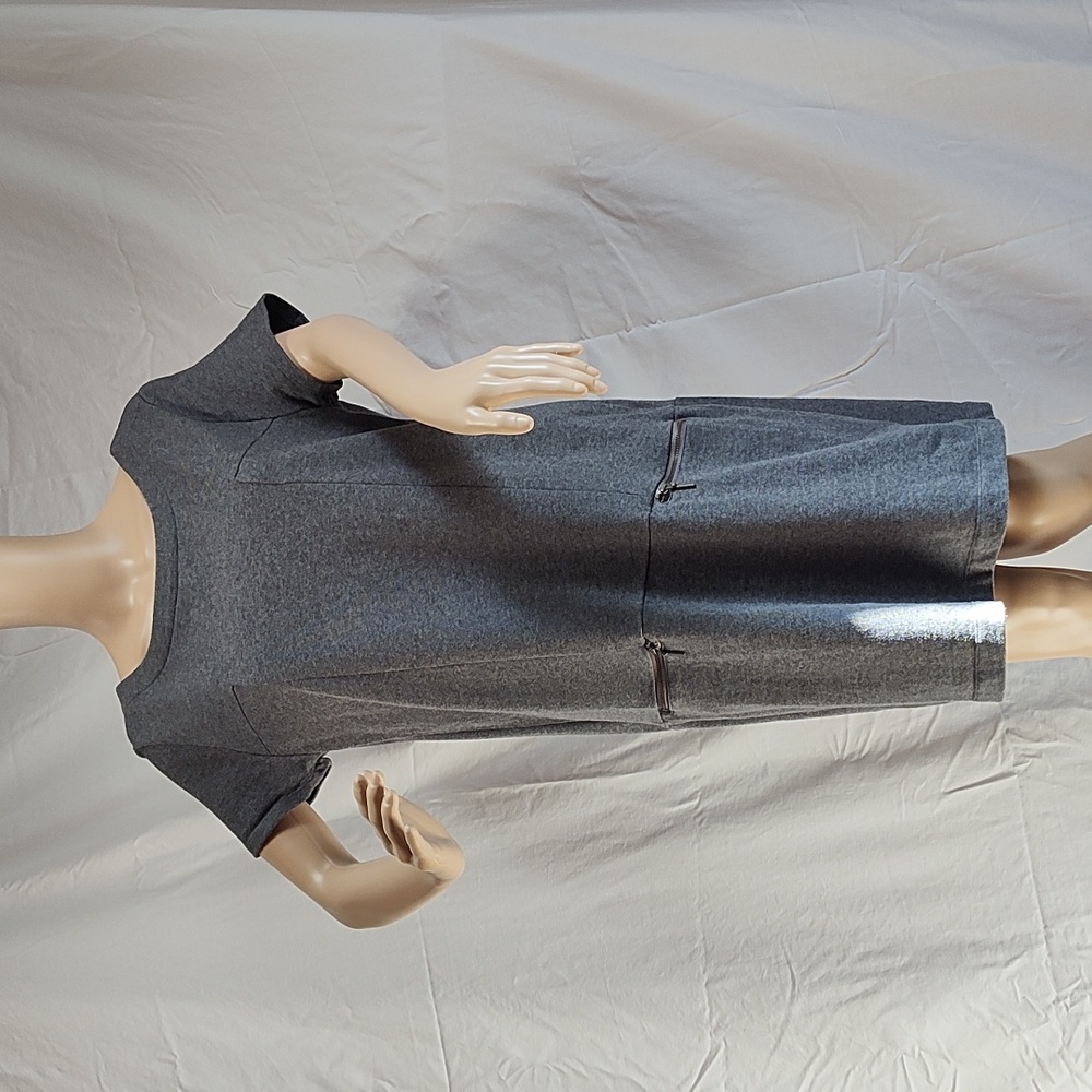 Grey shortsleeve dress, size medium.